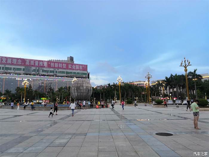 石狮人民广场图片