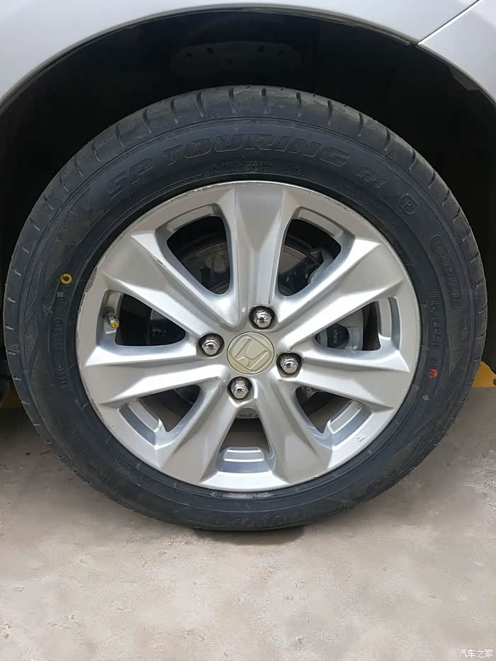 二飞1.5能不能用195.65r15的轮胎