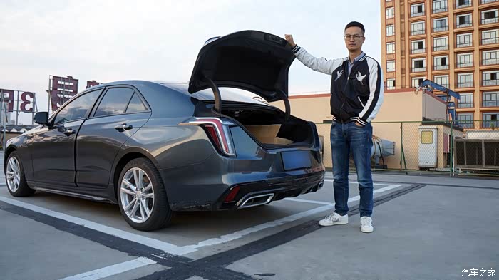 低调不失大气-凯迪拉克ct4水墨灰