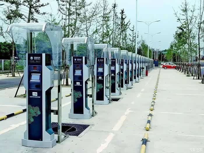 新能源汽车充电设备使用注意事项