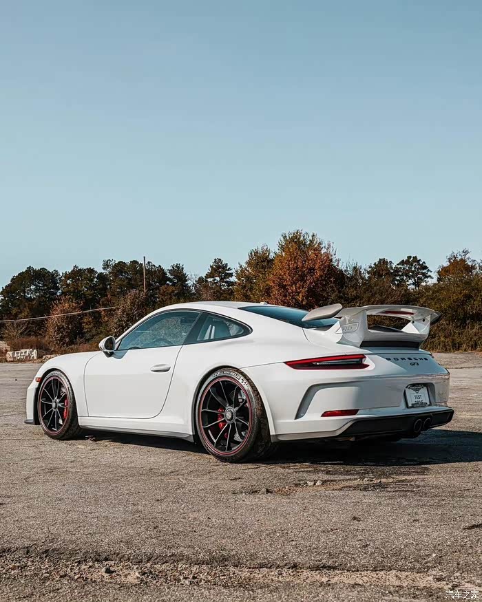 保时捷911gt3卡拉拉白
