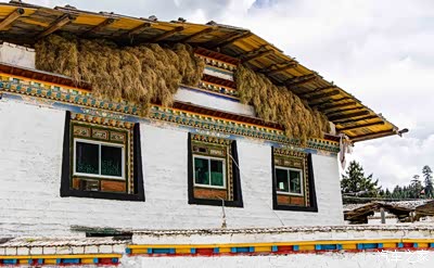 开着思皓x8旅游西藏,381道旁扎西岗村,感受强烈的民风民俗