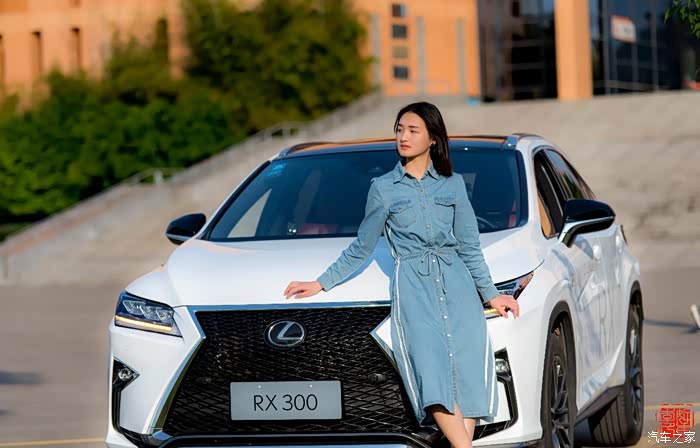 校园踏青之雷克萨斯rx香车美女拍摄花絮