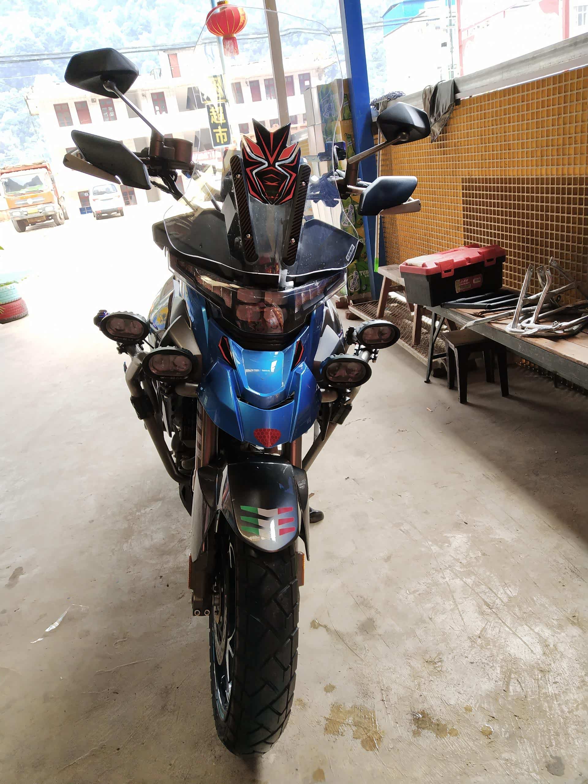 升仕250s加装射灯贴望加精