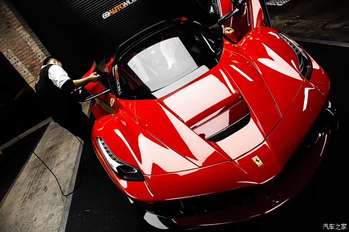 一眼入魂 | 全球限量209台法拉利laferrari 敞篷版图赏