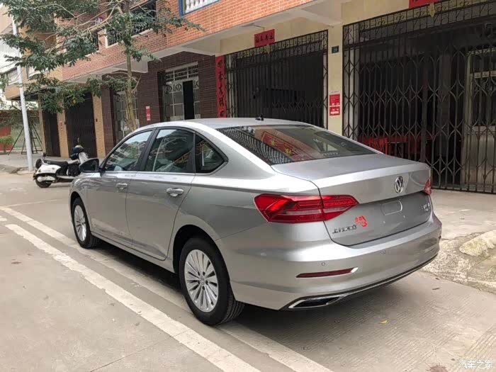 有没有银色朗逸plus的照片