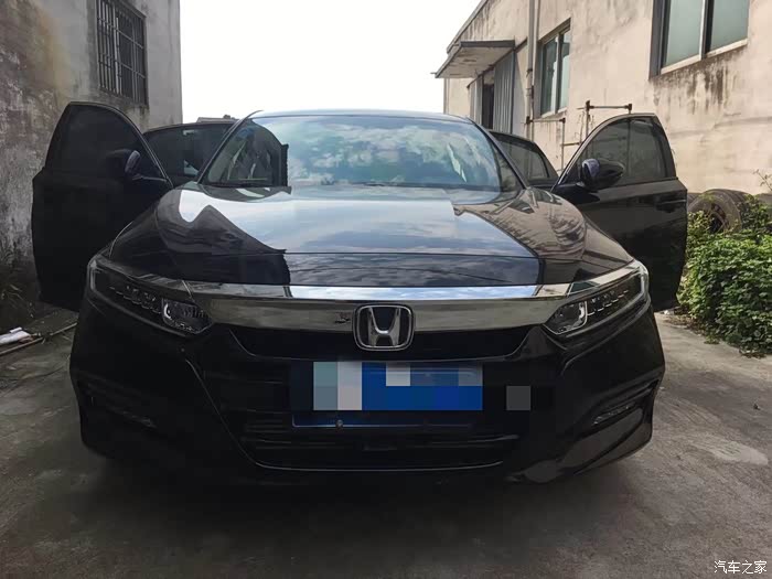 和朋友的雅阁黑白双煞