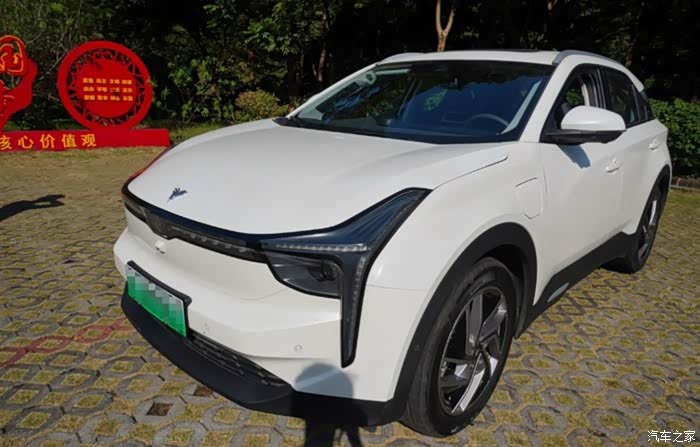 风采欣赏造车新势力中的两侠客哪吒u和小鹏g3