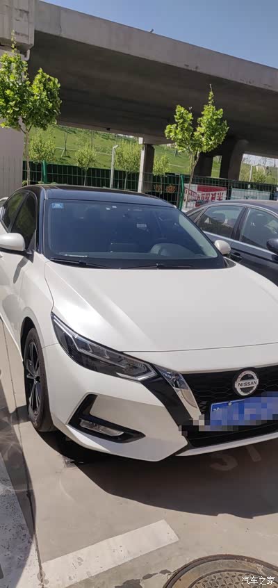 车顶贴悬浮车窗之前还纠结效果,完工效果还不错,效果非常理想!