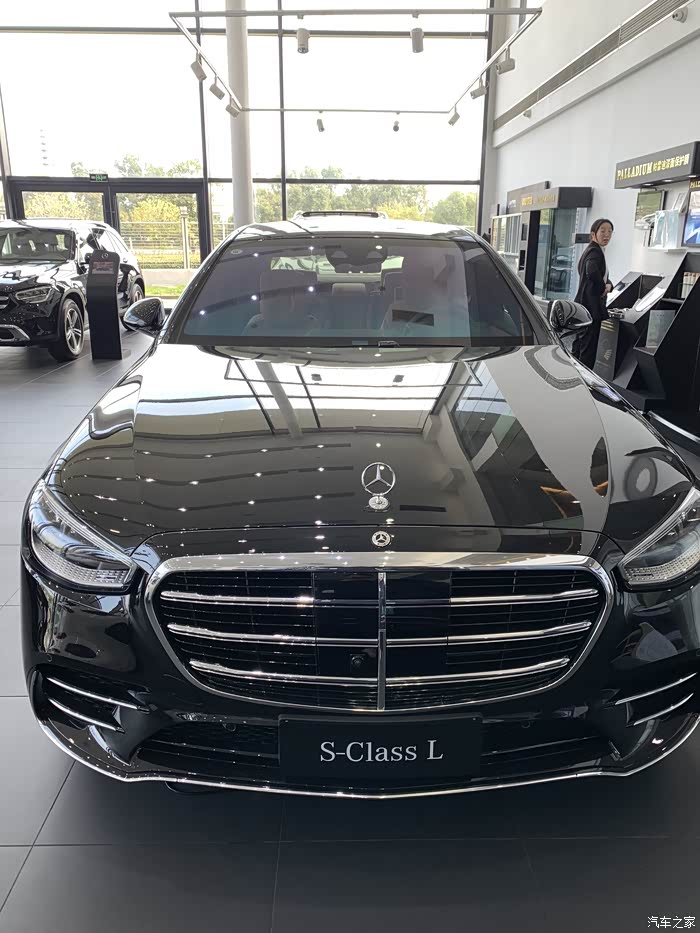 喜提奔驰c260l立标从此人生更加努力