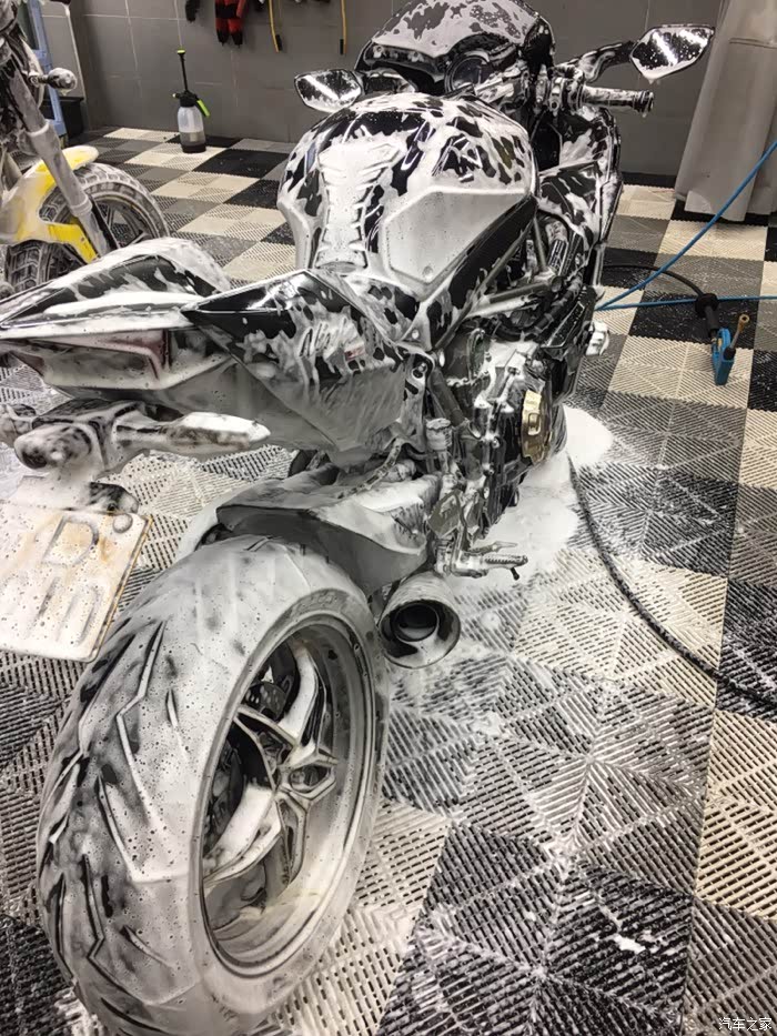 【图】kawasaki h2精洗作业_摩托车论坛_汽车之家论坛