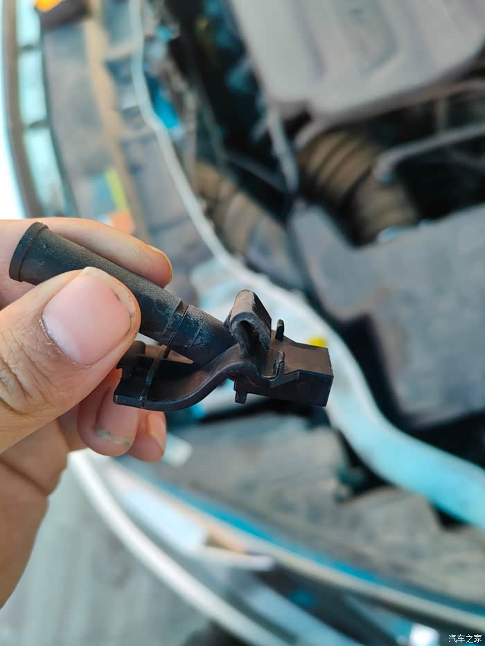 福睿斯玻璃水喷嘴问题