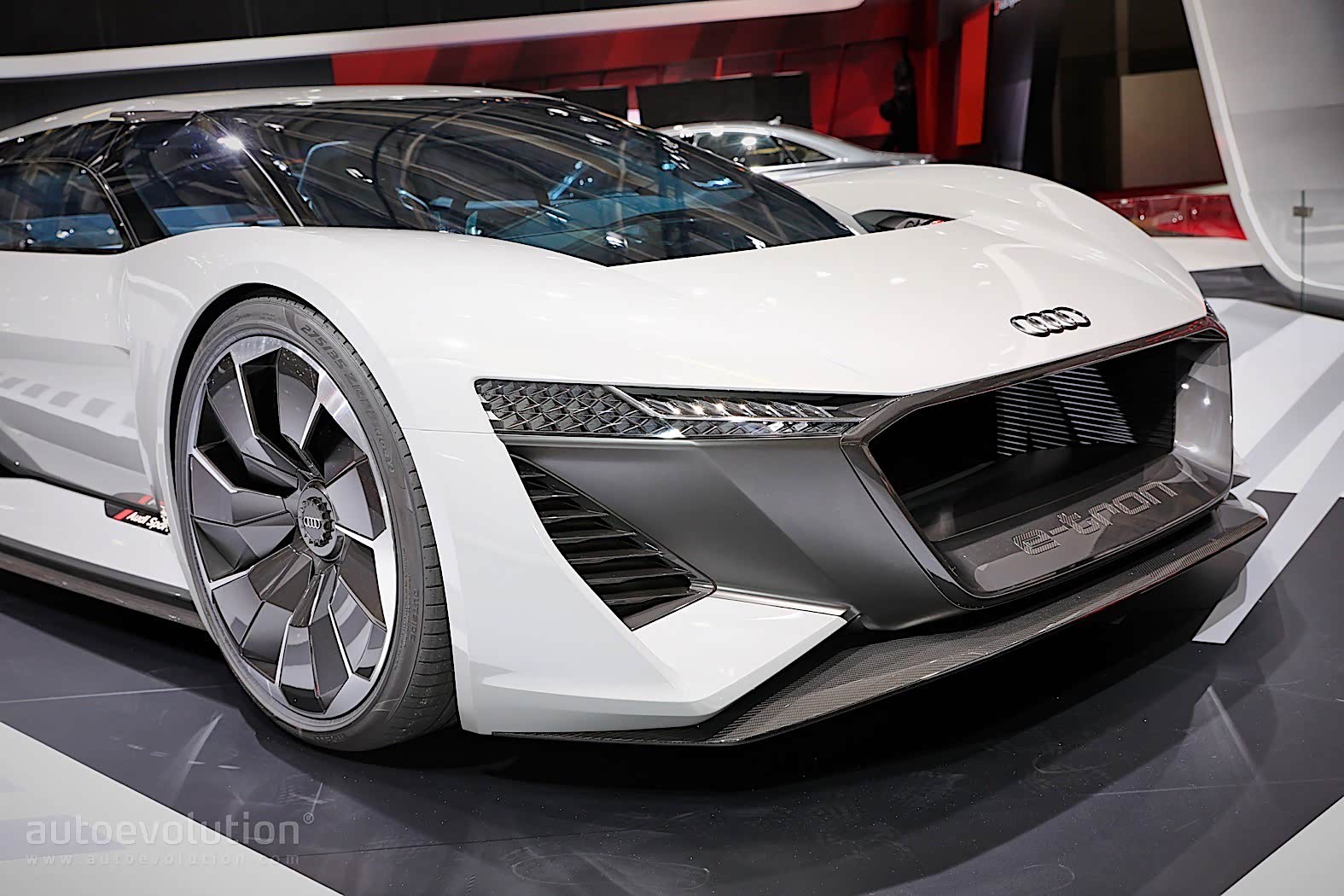 奥迪audi pb18 e-tron概念车
