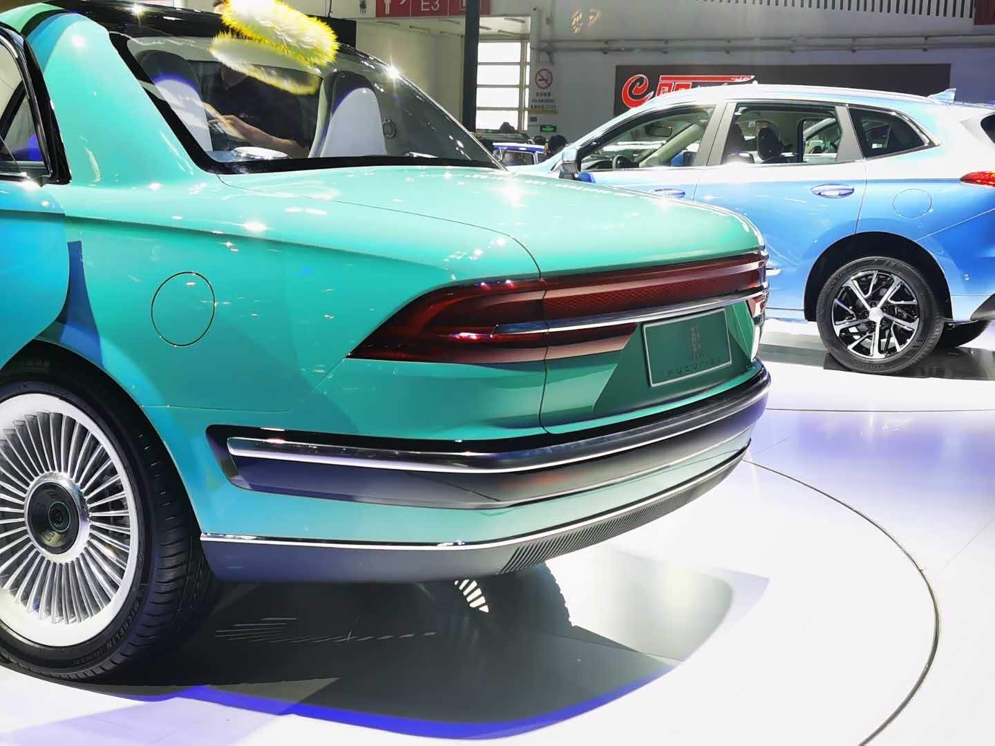 2020北京车展上,长城汽车系统双加持的欧拉潮派概念车亮相.