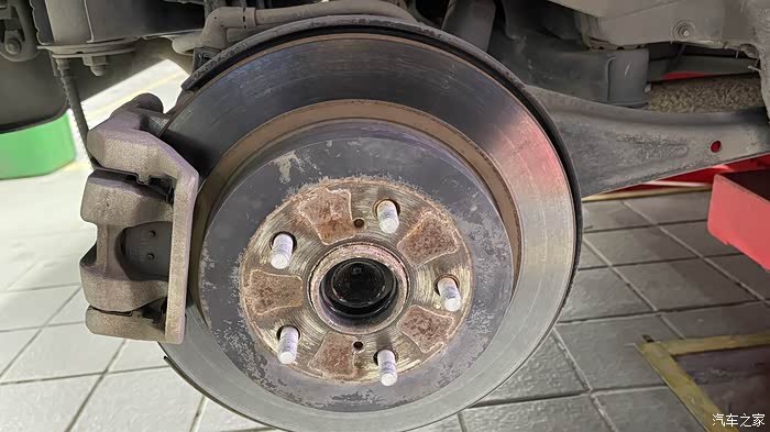 中原博越车友俱乐部八万里驰骋博越轮胎刹车片更新记