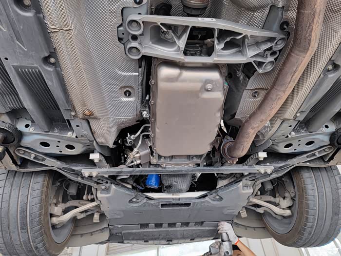 ct5更换发动机机脚胶消灭哒哒哒