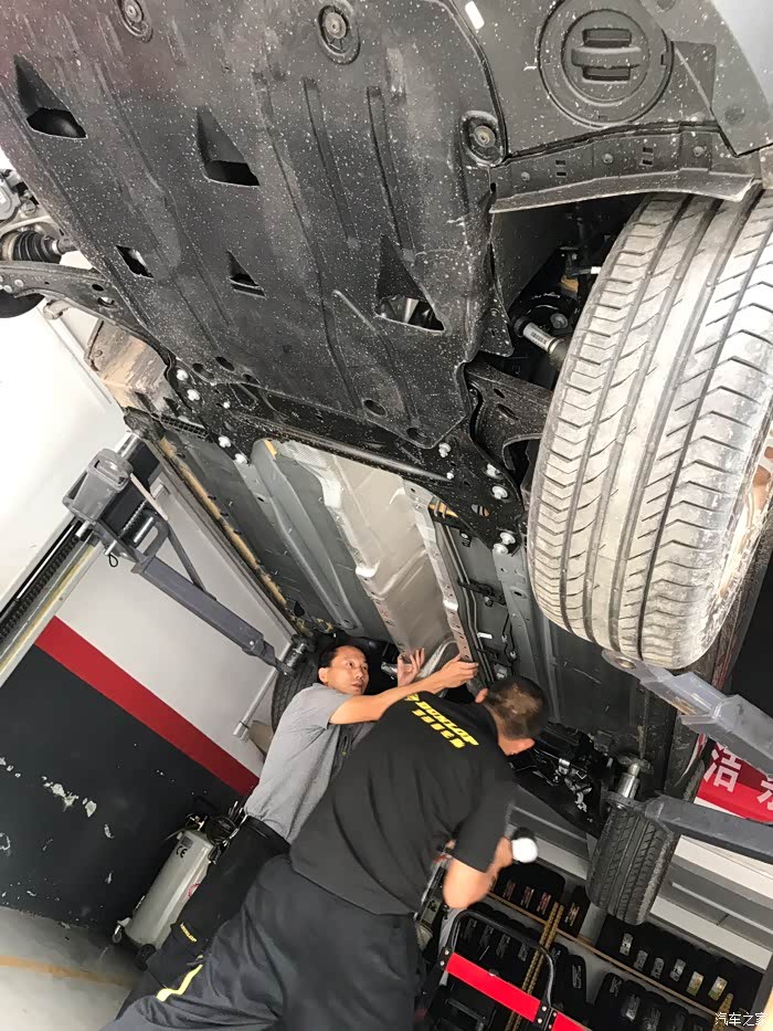 领克01型pro国6版安装底盘装甲