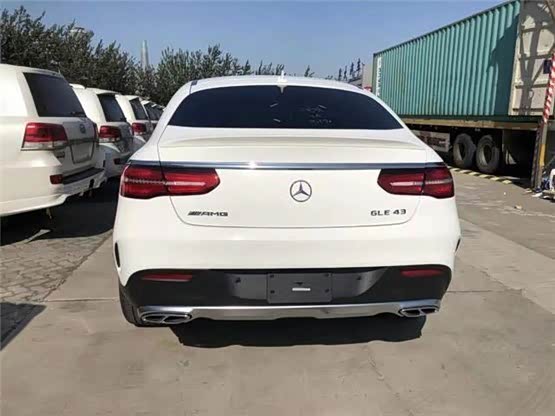 2020款奔驰gle43 amg,线条十分的优雅大方