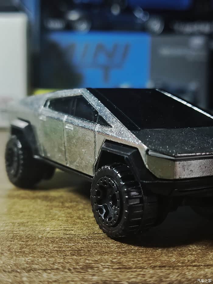 未来已来[特斯拉cybertruck]风火轮车模测评