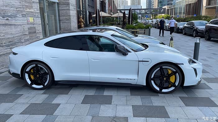 诚心出大满配taycanturbos车商勿扰