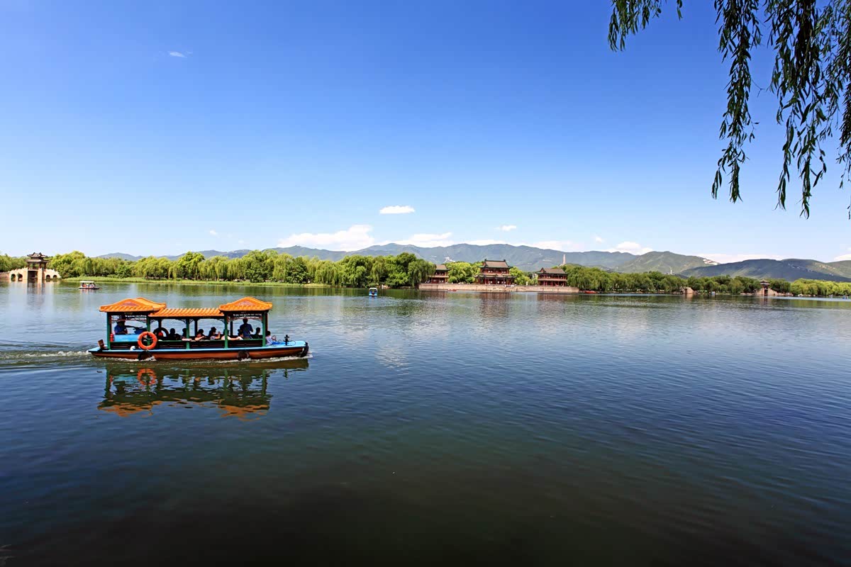 感受大自然最美的气息.山明水秀,一碧千里.