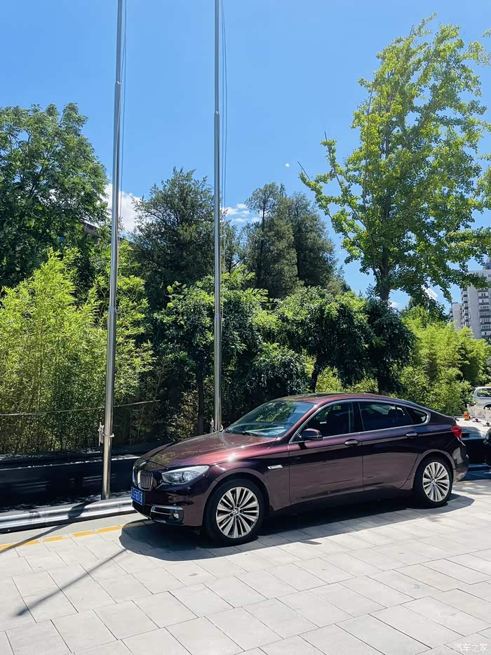 【图】同停车场竟然碰见两辆5gt_宝马5系gt论坛_汽车之家论坛