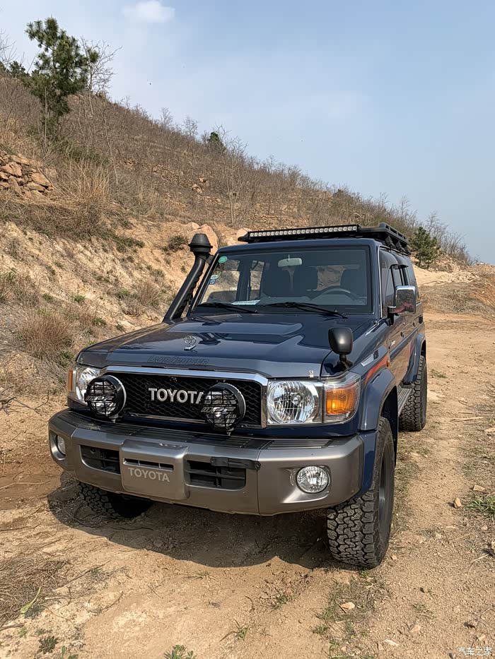 出18年9月陆巡lc76改装费20多w