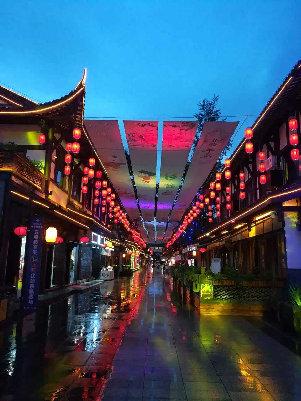 峨眉山峨眉象城非常繁华