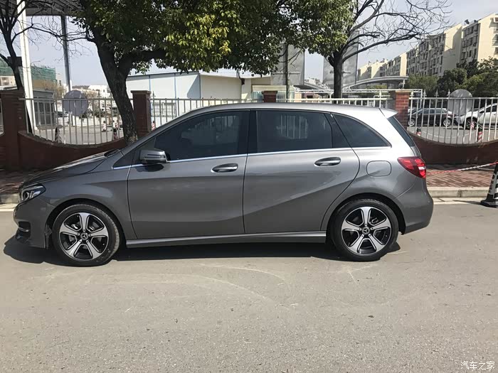 奔驰b200该选哪个颜色