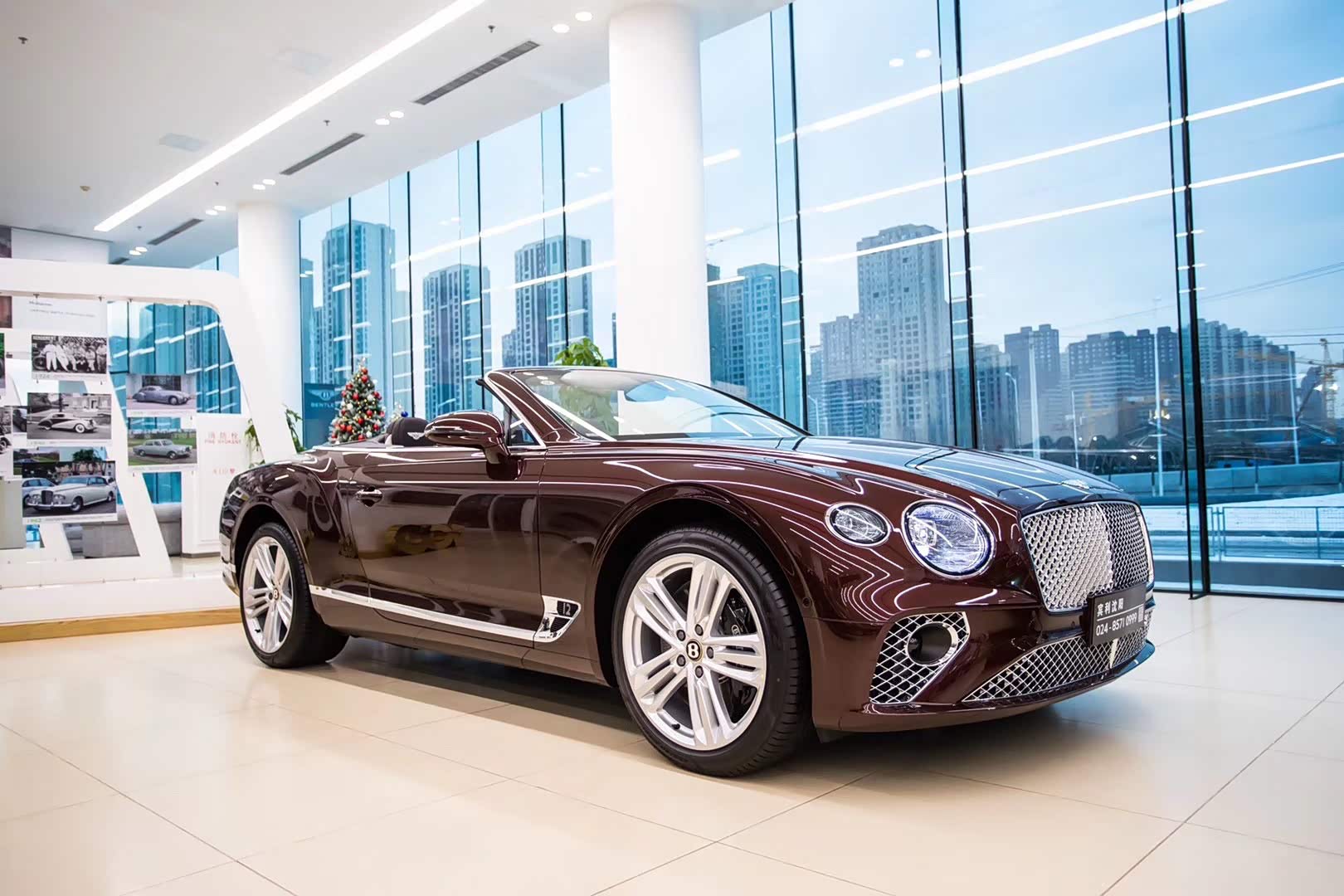 宾利敞篷车最优雅的豪华车之一