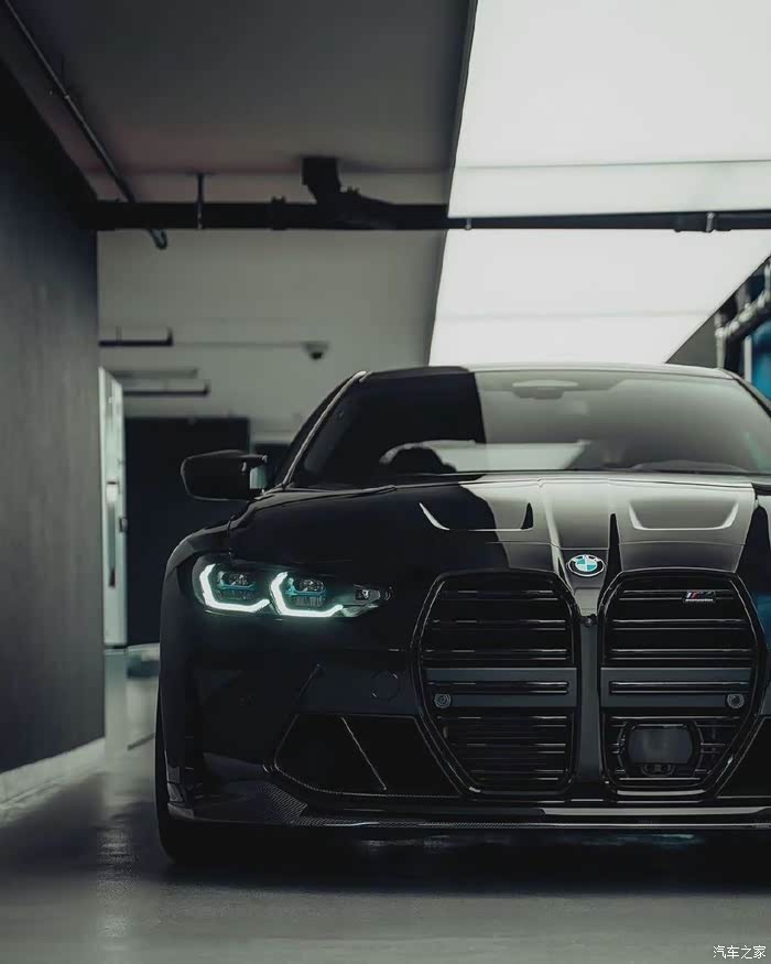 宝马m4competition黑武士