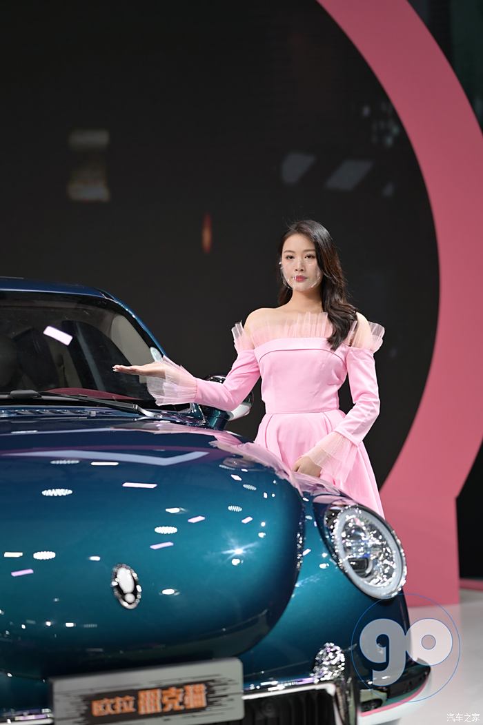 2021年廣州車展的美女車模