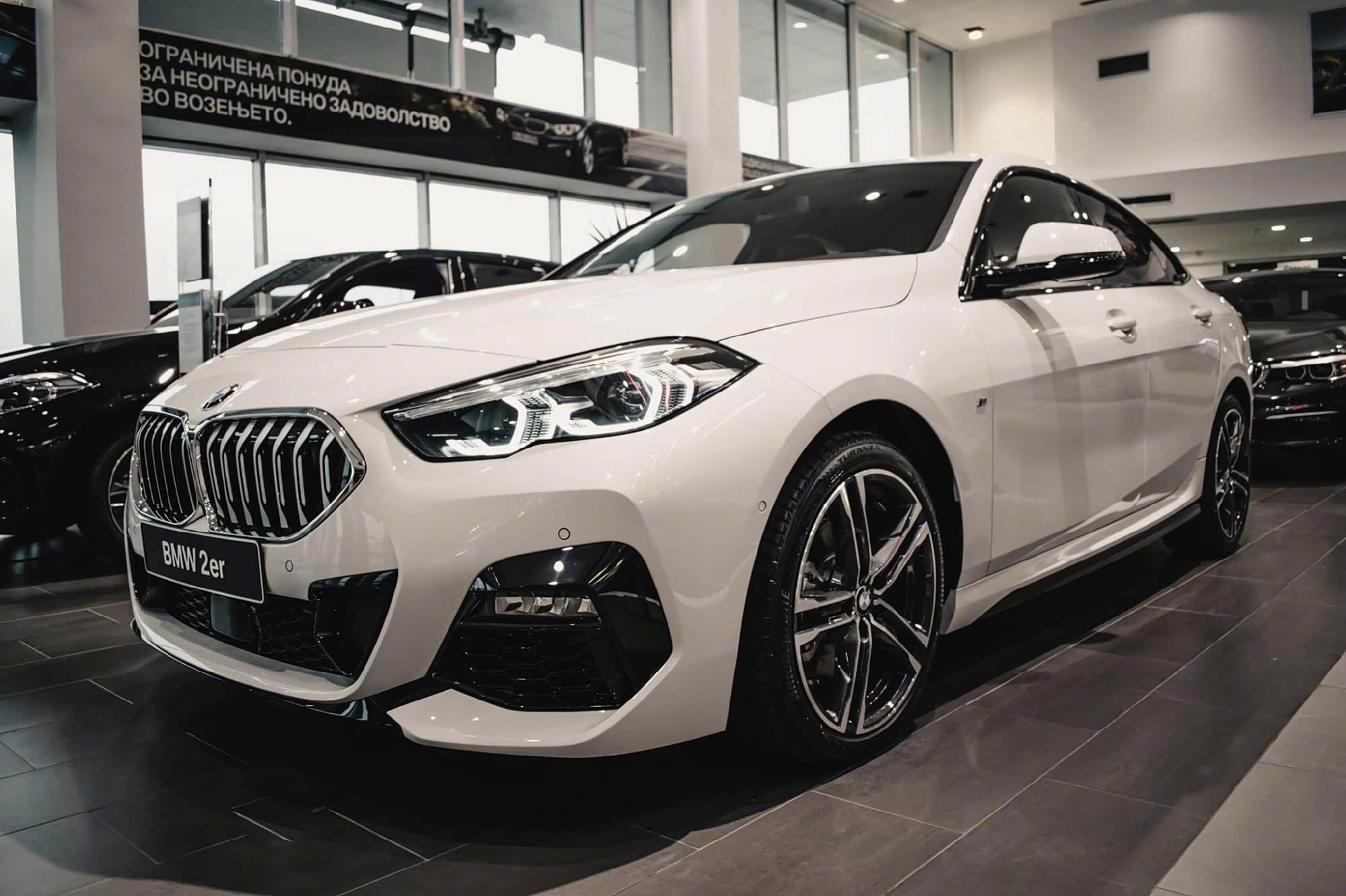 新宝马2系的一组实车图,相比这一代,大家觉得怎么样?