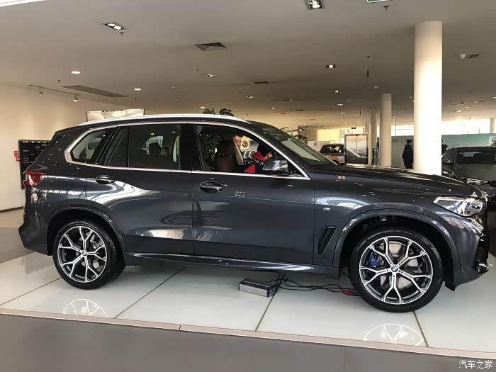 极地灰 炭黑 选择困难症.