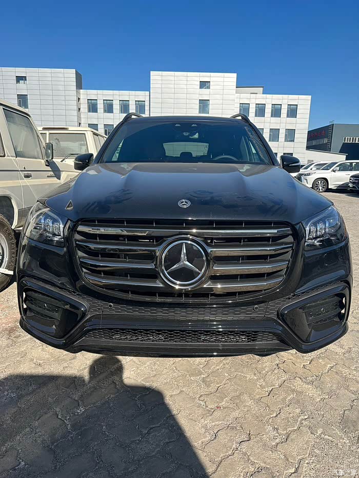 24款奔驰gls4507座amg包黑棕