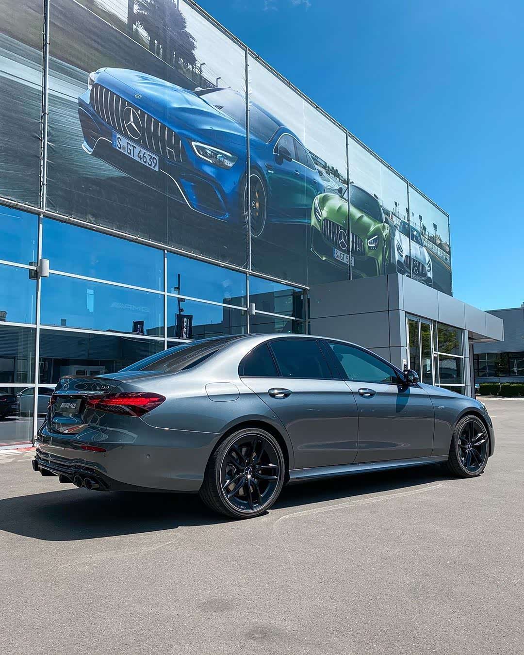 奔驰新款e53 amg四门轿车,变化挺大