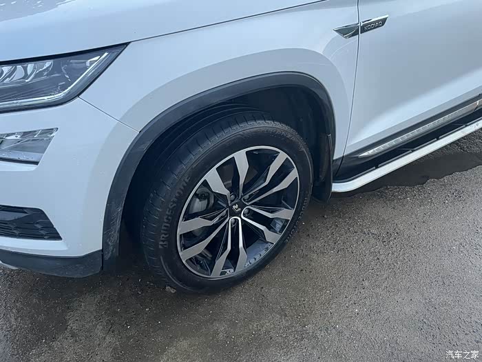 柯迪亚克更换25545r19轮毂