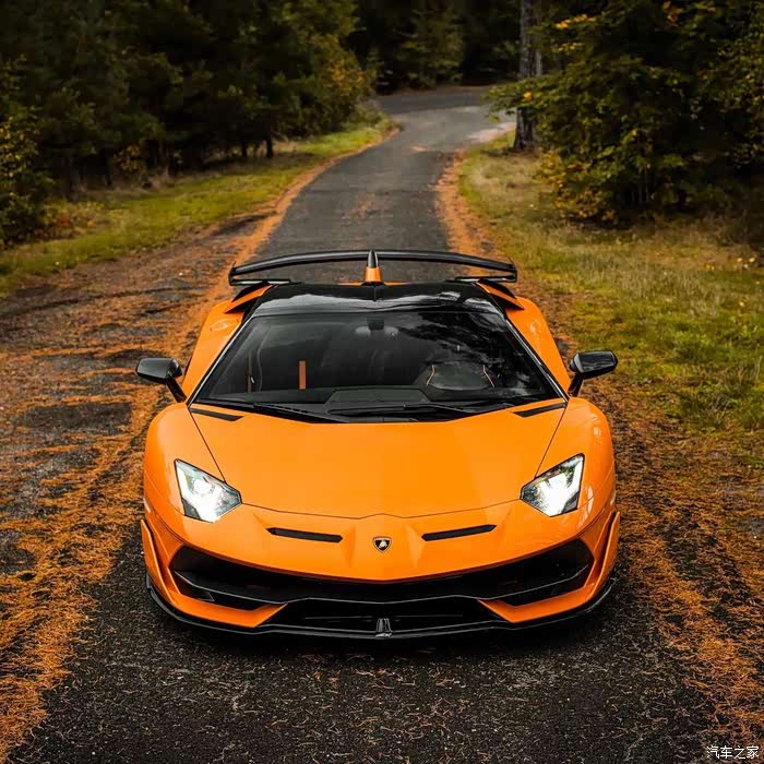 兰博基尼 一头橙色暴力大牛!