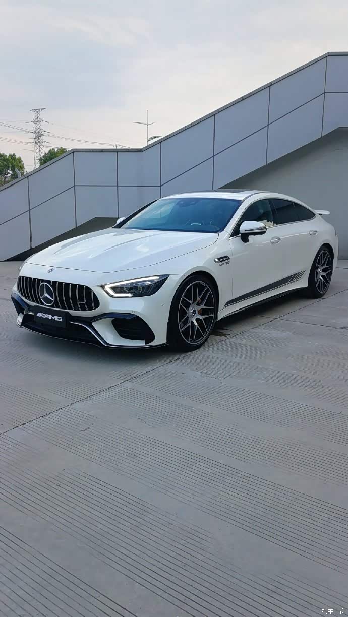 150 | 回复: 0 奔驰g级论坛 mercedes-amg gt63 s 全车散发一种古典美
