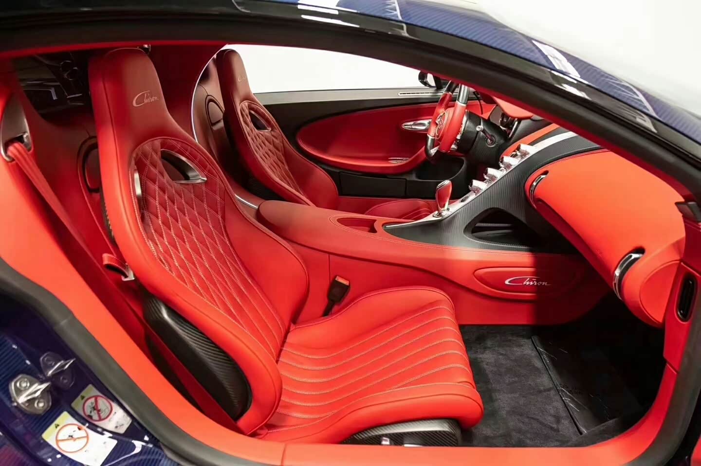 布加迪威龙内饰改装 了解一下