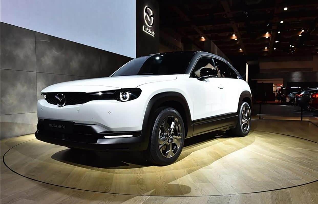 马自达全新车型,mx3,是不是很有感觉,就是有点贵!