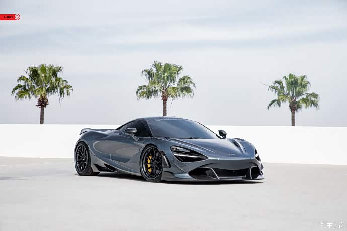 外形不错,高颜值,这个颜色的跑车也特别耐看 .