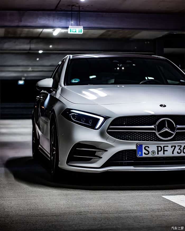 266 | 回复: 0 奔驰amg论坛 作为amg最新入门版车型,用的2.0t发动机