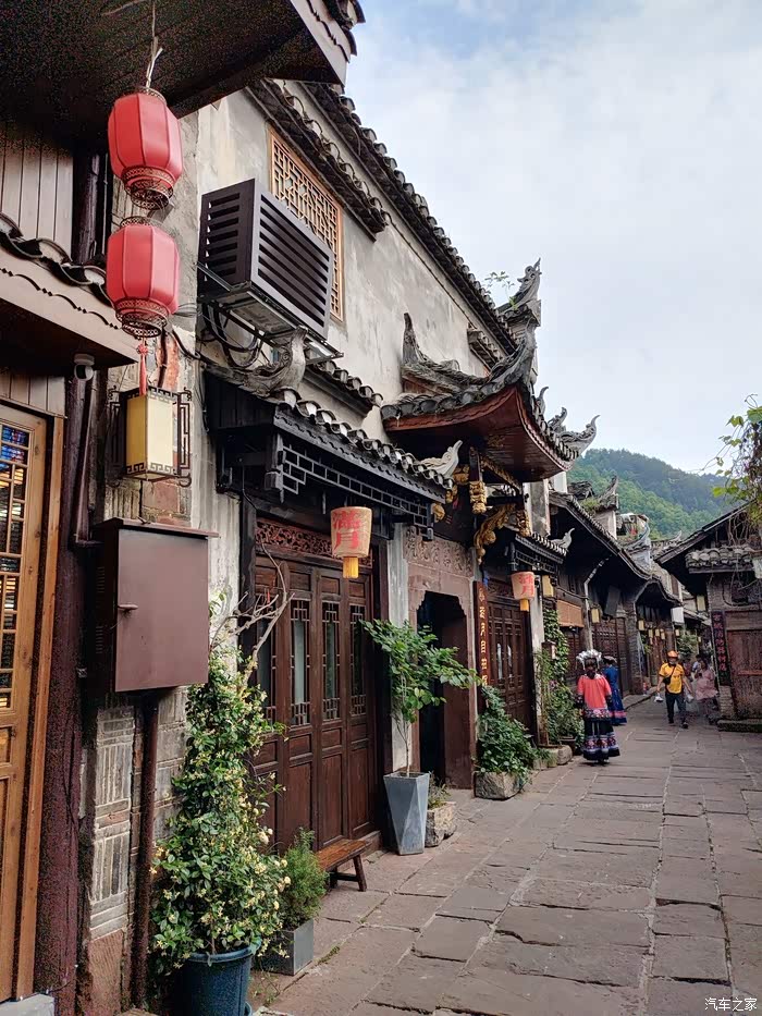 自驾游湘西凤凰古城逛小街小巷上集