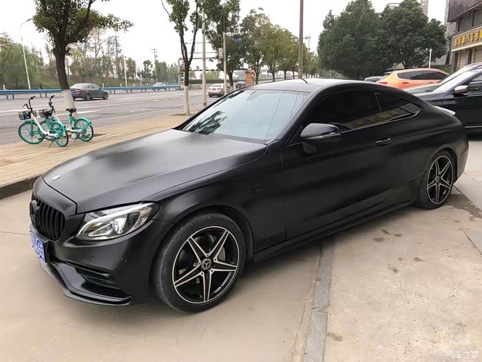 我的秀场第二趴奔驰c200变装黑武士