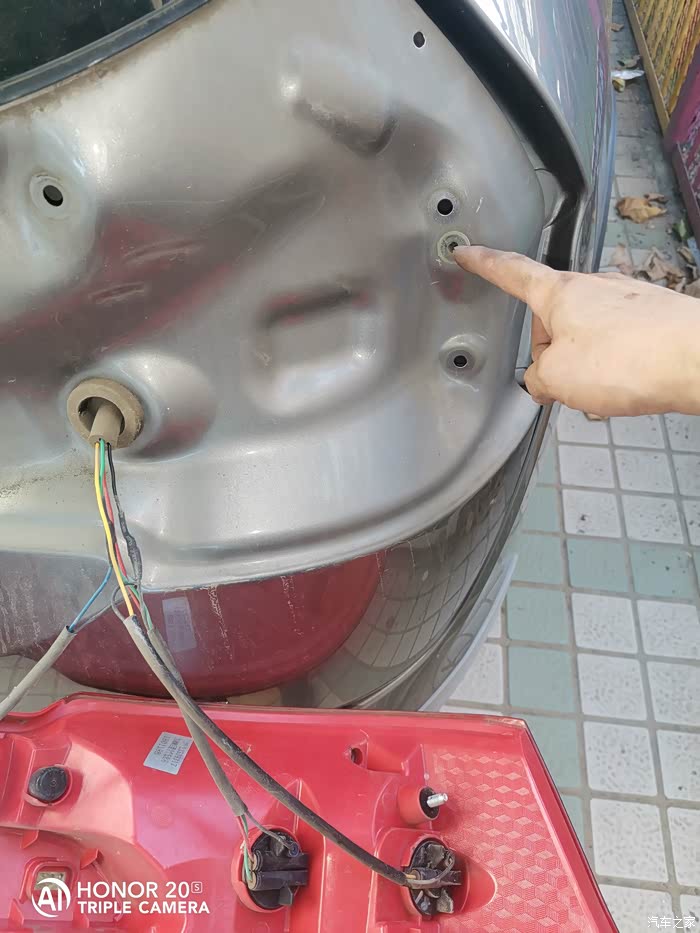 【图】310w更换尾灯泡,非常难拆没有之一_宝骏310w论坛_汽车之家论坛