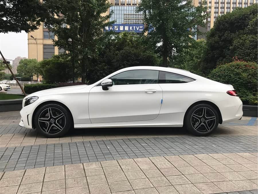 双门版的奔驰c,无框车门简直是大爱!