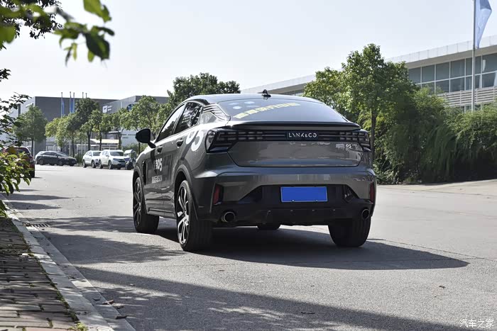 在领克05和奥迪q3之间纠结到店看车定乾坤