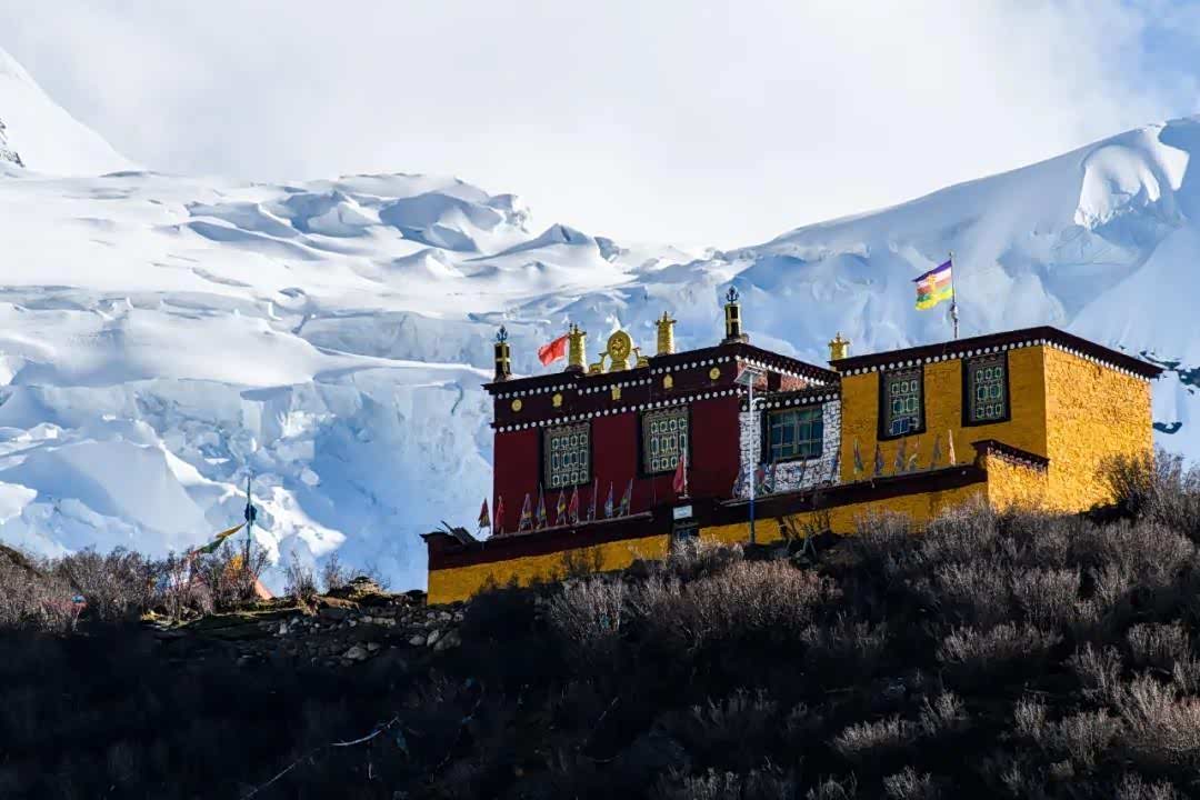 西藏比如县萨普神山萨普冰川只有走近了才能体会到它的美