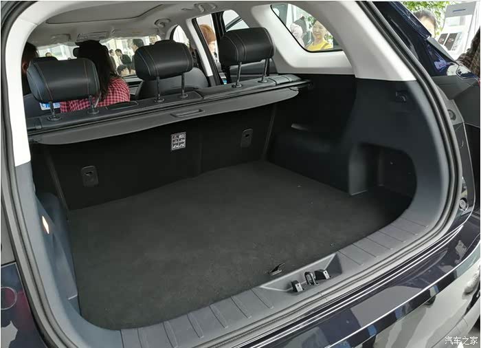 后备箱真的很大.